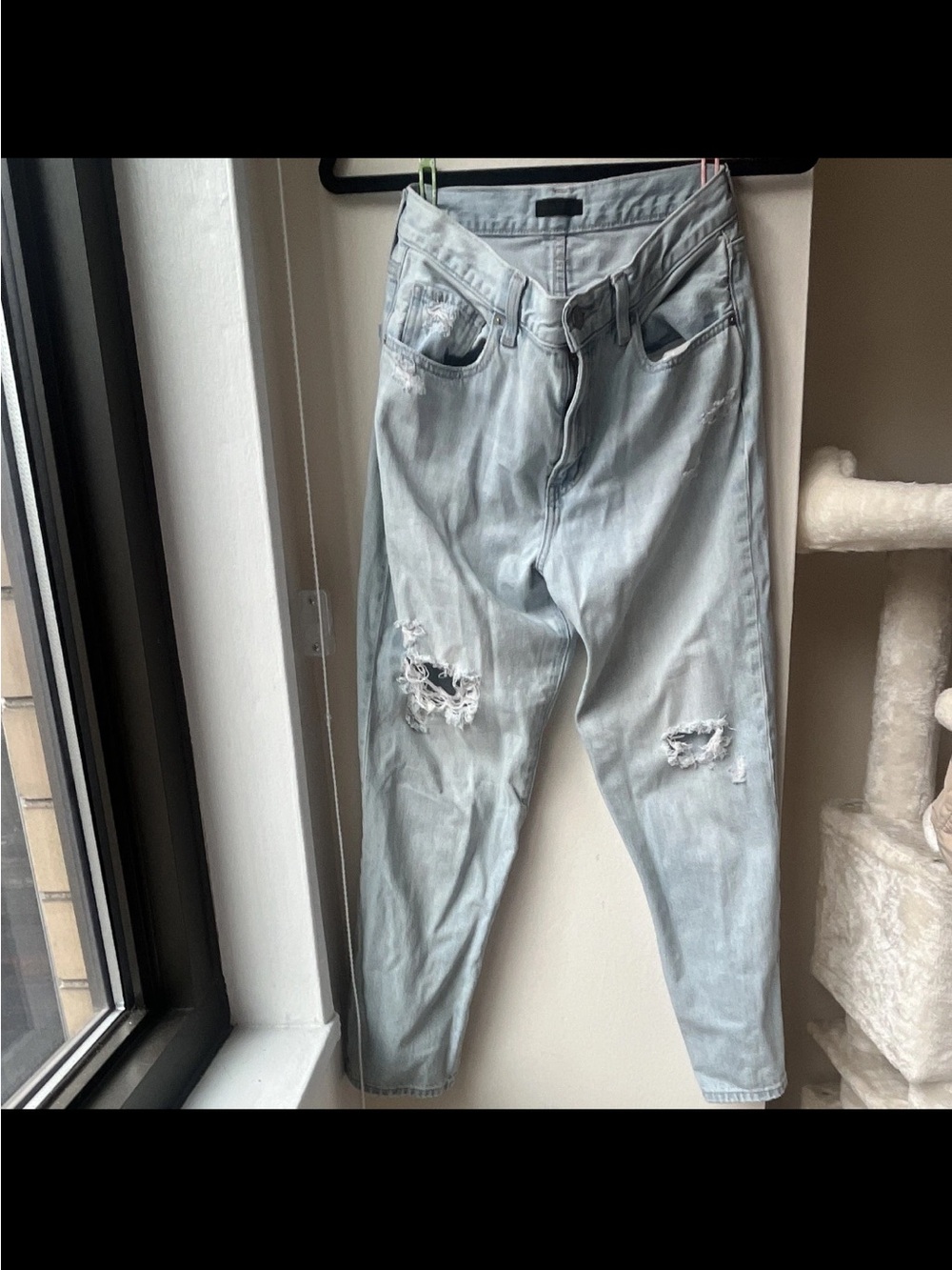 Uniqlo Light Wash Distressed Boyfriend Jeans